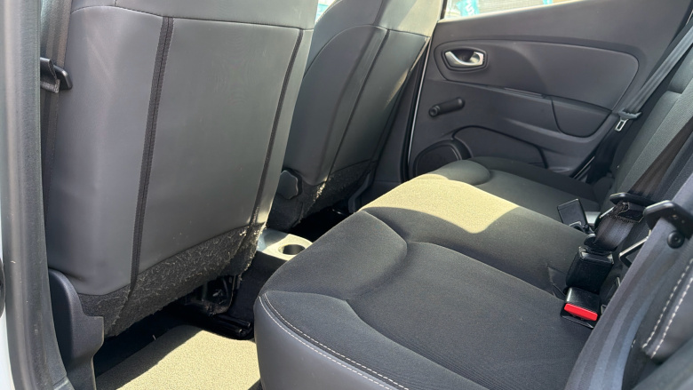 Renault Clio 1.2 16V Play 5dr Petrol Hatchback